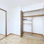 上部収納・温水洗浄便座付